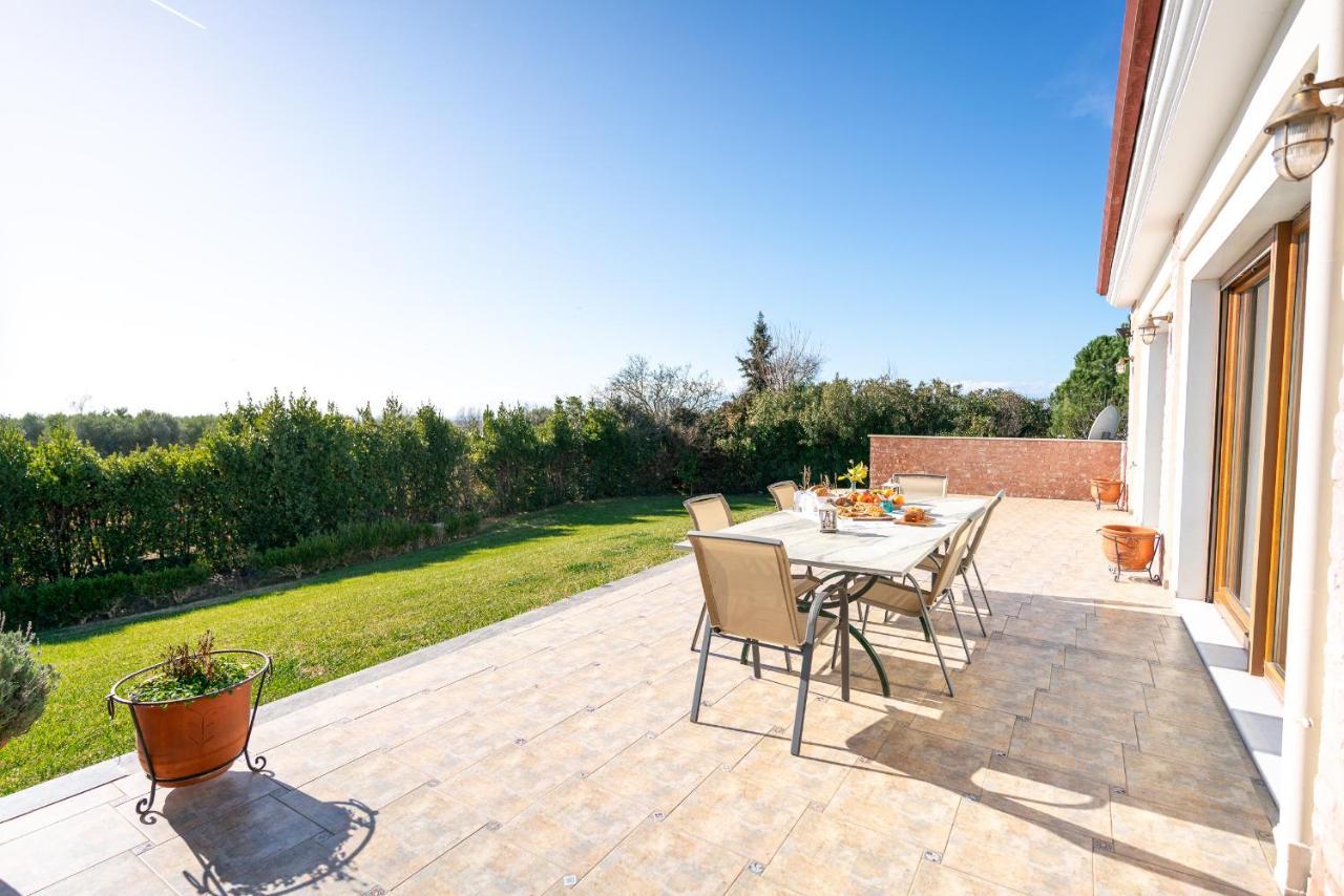 Villa Bougainvillea Epanomí Ngoại thất bức ảnh
