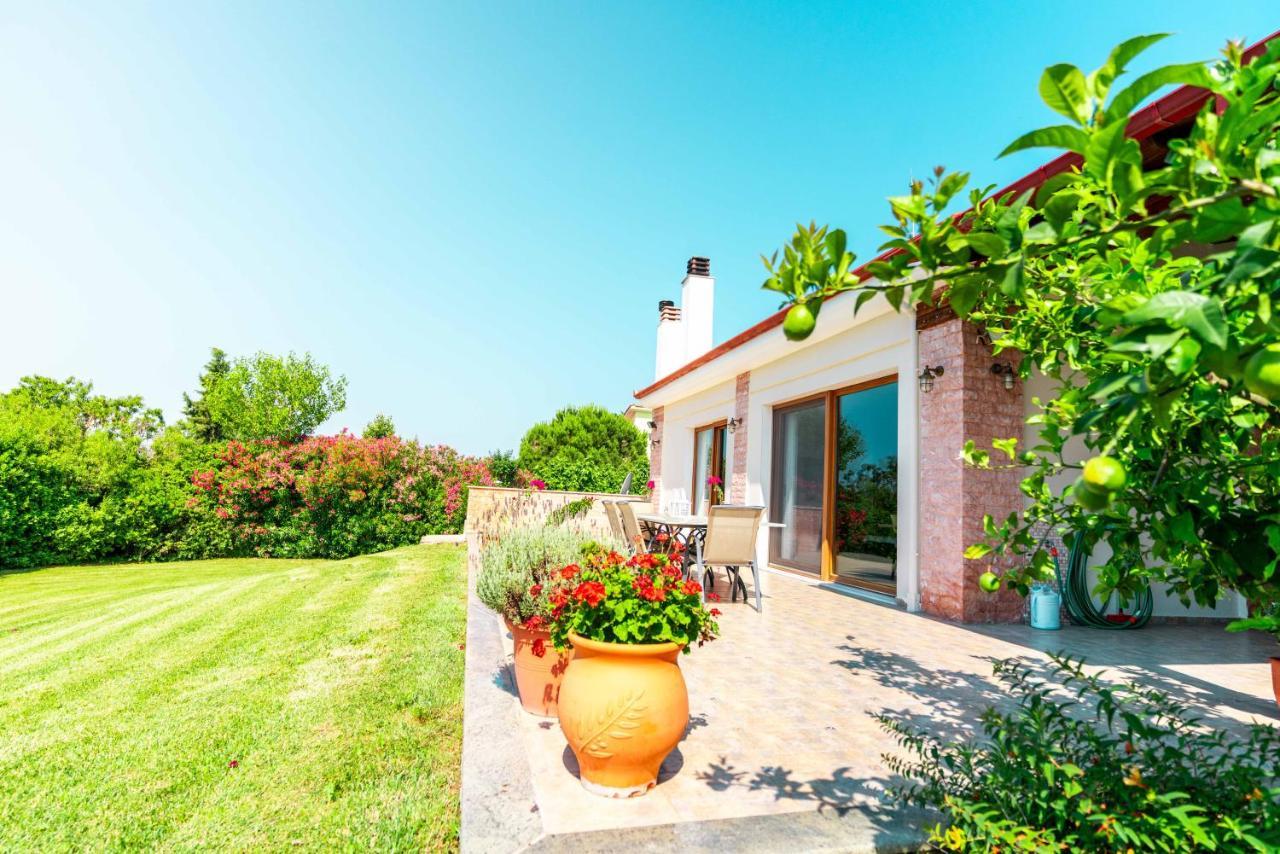 Villa Bougainvillea Epanomí Ngoại thất bức ảnh
